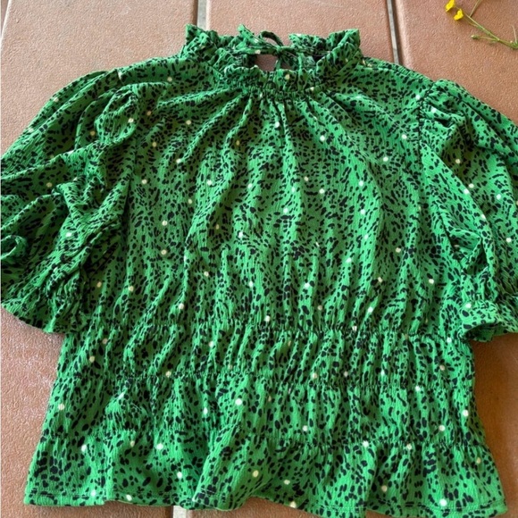 Who What Wear Tops - NWOT - Smocked Green Blouse